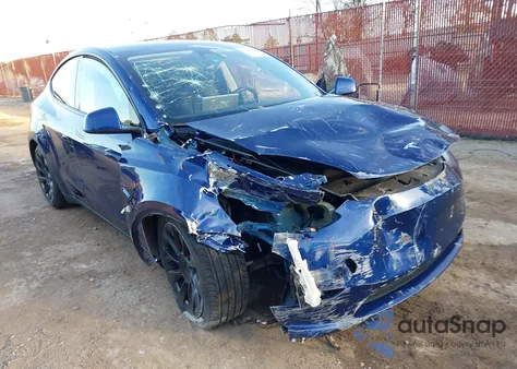 2022 Tesla Model Y Long Range Dual Motor All-Wheel Drive из США, поврежденный, VIN 7SAYGDEE8NF441493